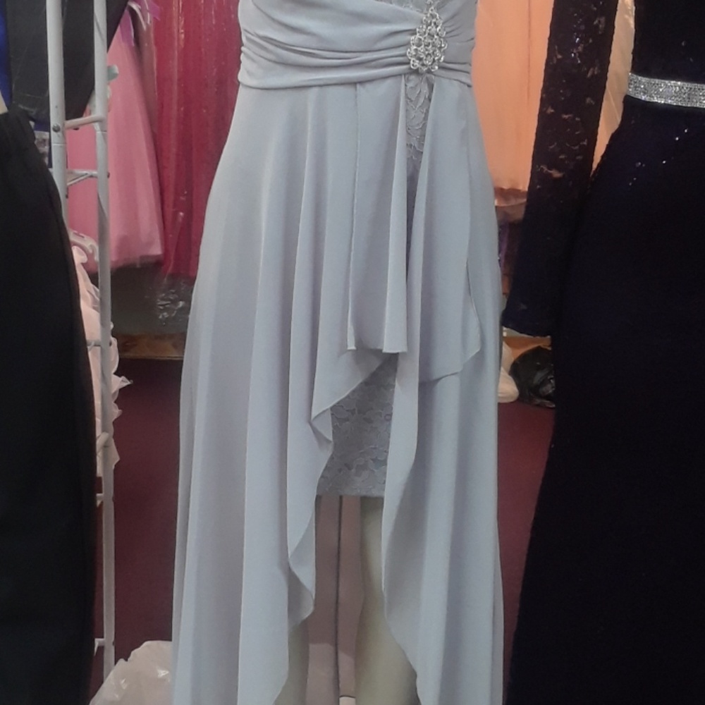 Dress - Picture 3 of 3